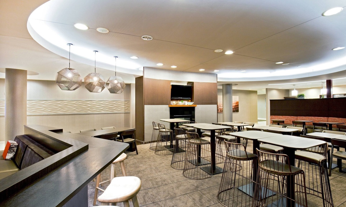 Greenbrier East Hotel | SpringHill Suites by Marriott Chesapeake Greenbrier