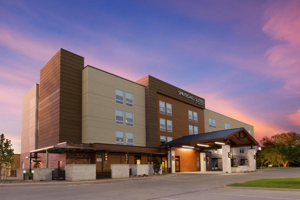 Lindale Hotel | SpringHill Suites by Marriott Lindale Tyler