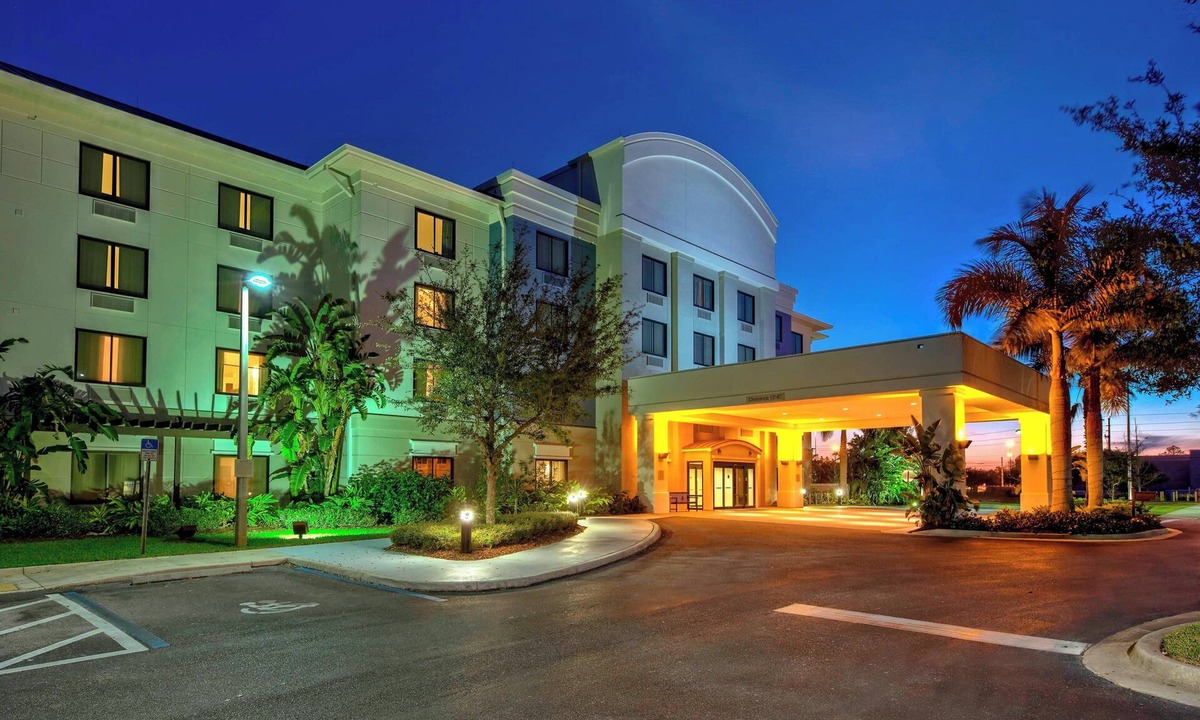 Rural Estates Hotel | SpringHill Suites by Marriott Naples