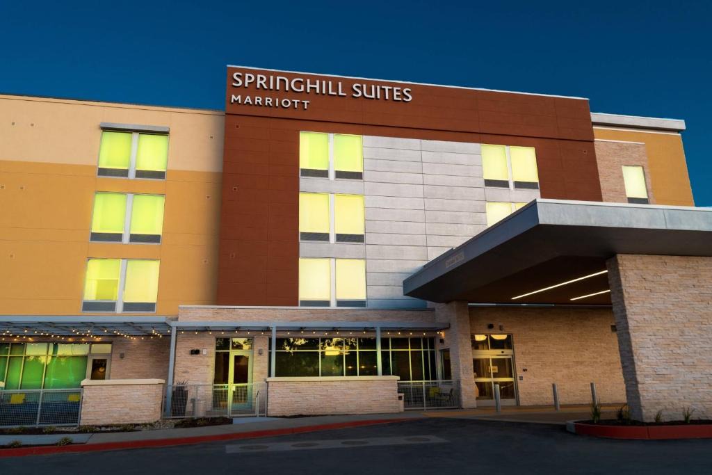 Newark Hotel | SpringHill Suites by Marriott Newark Fremont