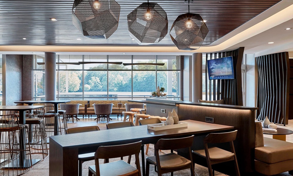 Bermuda Hotel | SpringHill Suites Chester