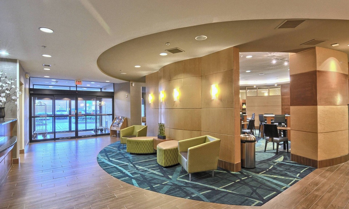 Southfield Hotel | SpringHill Suites Detroit Southfield