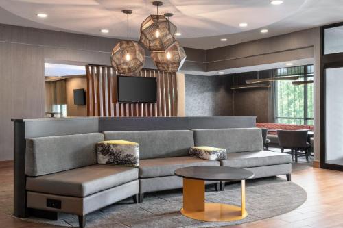 Willock Hotel | SpringHill Suites West Mifflin