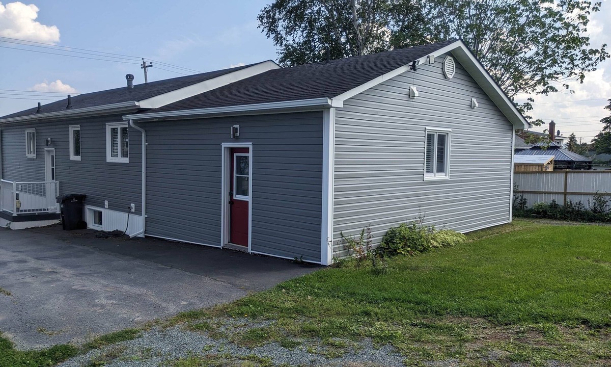 Lewisporte House | Springhouse Cozy Oceanview 1-Bedroom Apartment Pet-friendly