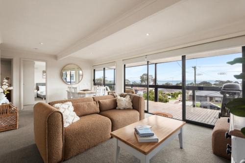 Clifton Springs House | Springs Getaway, Bayviews, Sleeps 6, Boat Parking