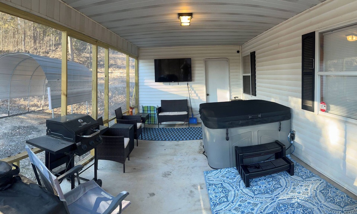 Eminence Cottage | Springside Cottage in beautiful Eminence. Great outdoor space - NEW Hot tub!