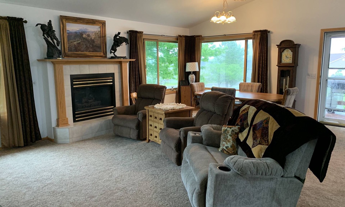 Billings House | Springtime in Montana - the Cottage is ready for your stay!