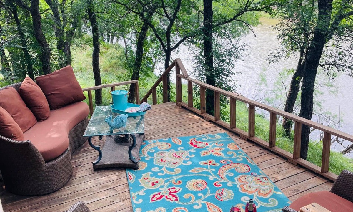 Graham Cabin | Springtime on the Brazos River?! Relax, reset, renew.