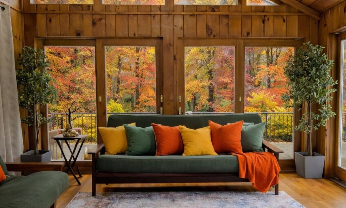 Springwater House | Springwater Lodge, Pond & Fishing