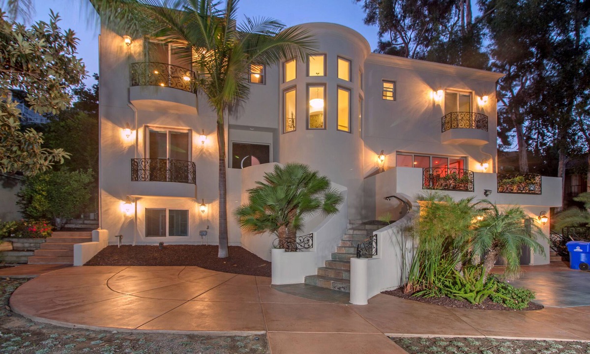 Middletown House | Spruce Canyon 6BR Luxury Villa Retreat