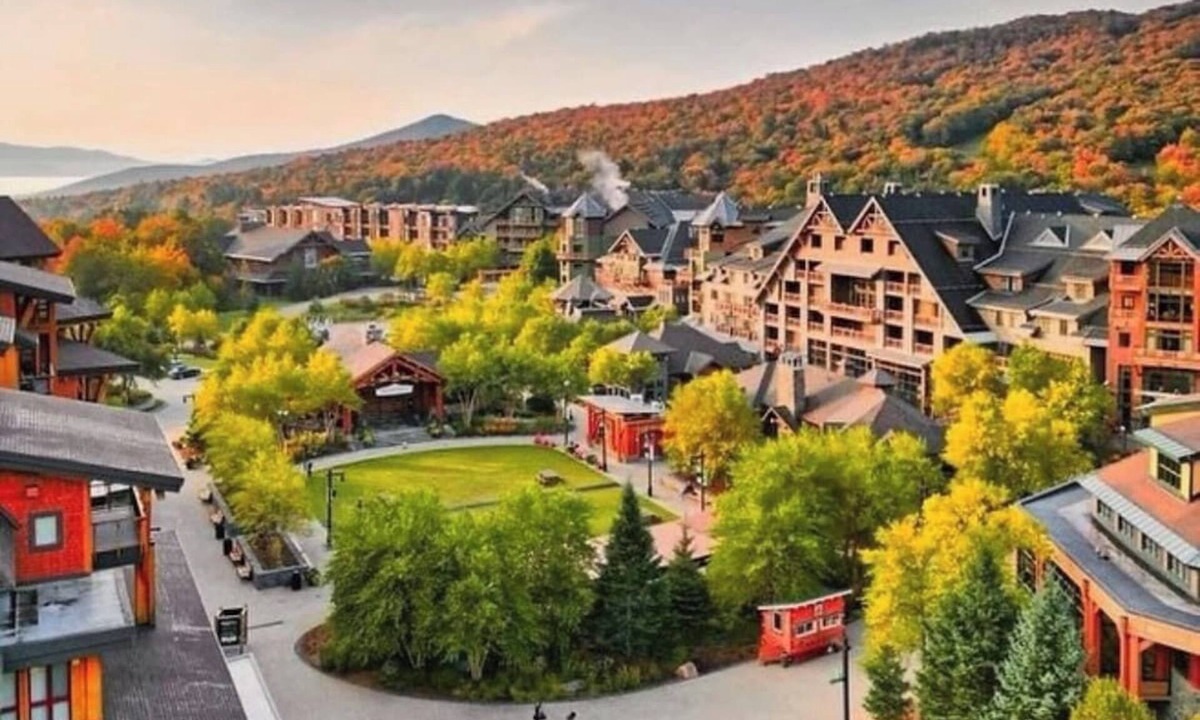 Stowe Area Apartment | Spruce Peak resort Ski In/Outwith great views