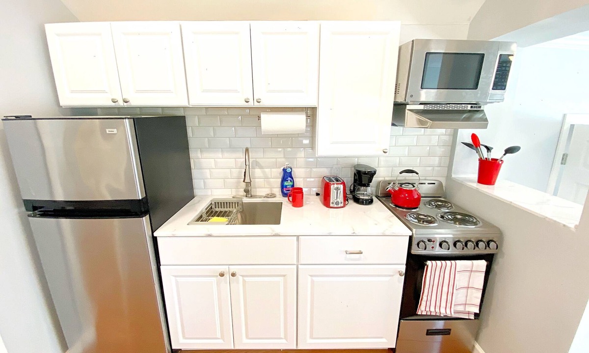 New Fairfield Cottage | Squantz Pond Oasis, charming cottage, Firepit and lake view