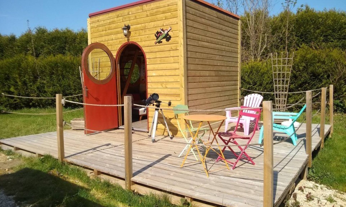 Bar-sur-Aube Cabin | Square of stars