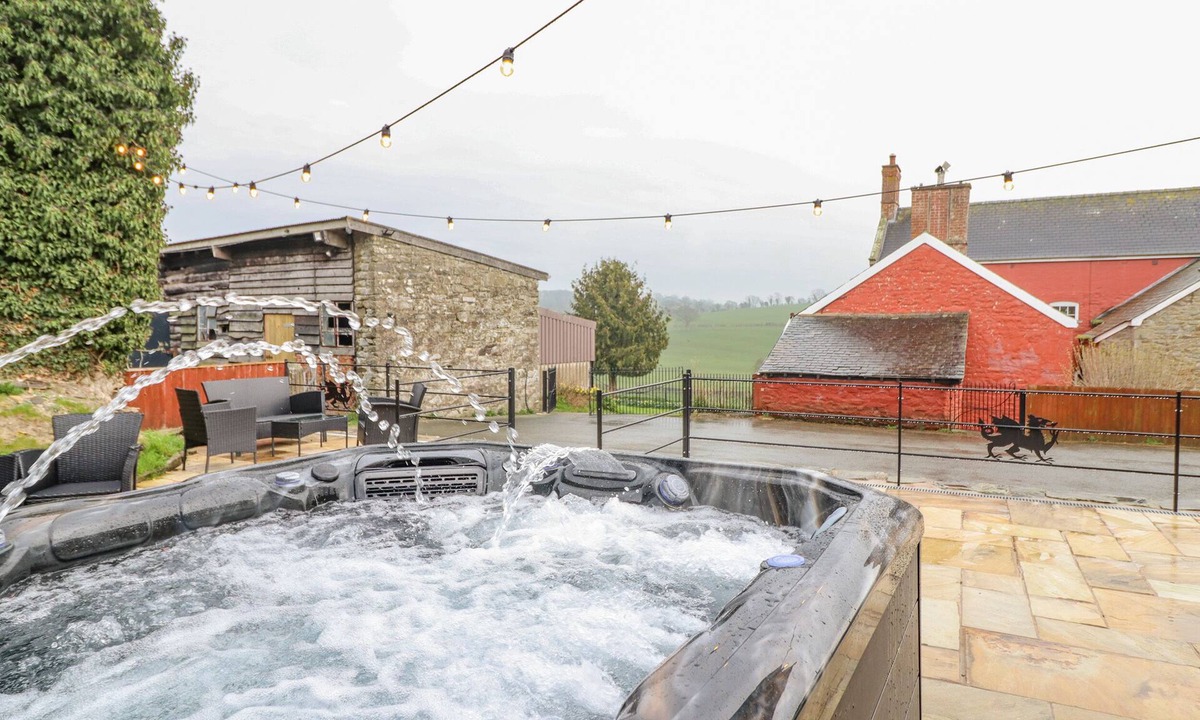 Llanfair Caereinion Cottage | Squires Rest