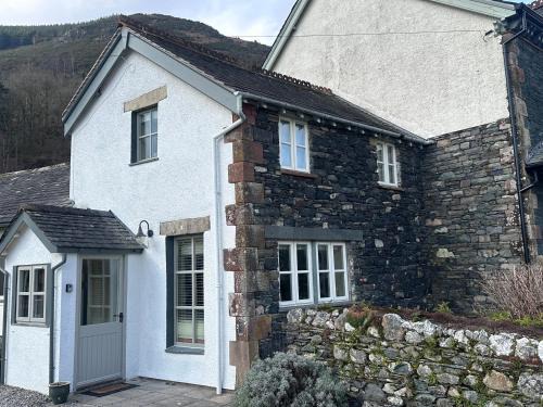 Thornthwaite House | Squirrel Cottage