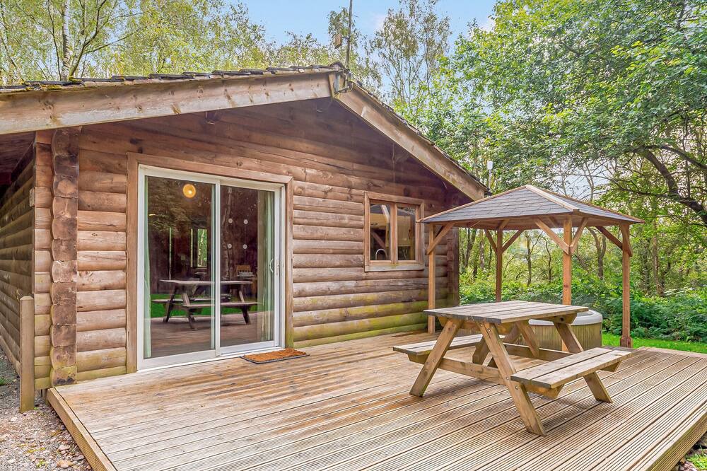 Freehay Ski Chalet | Squirrel Log Cabin 4