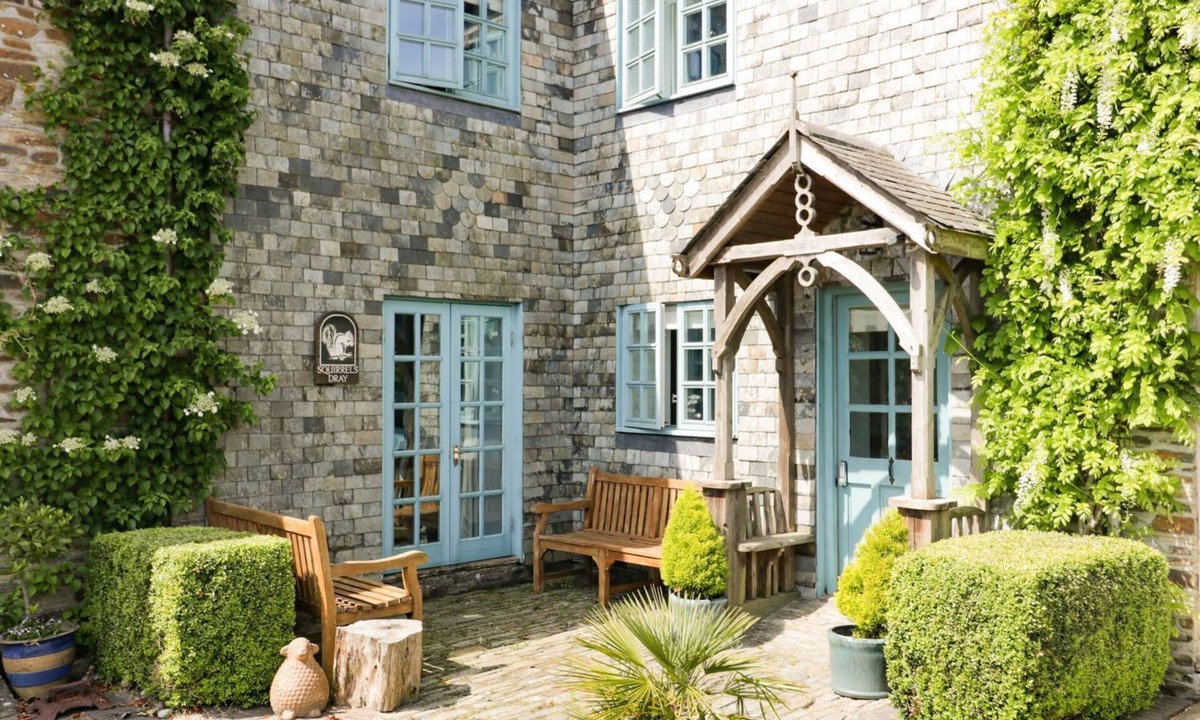 Gorran Cottage | SQUIRRELS DRAY, pet friendly, with a garden in Gorran Haven