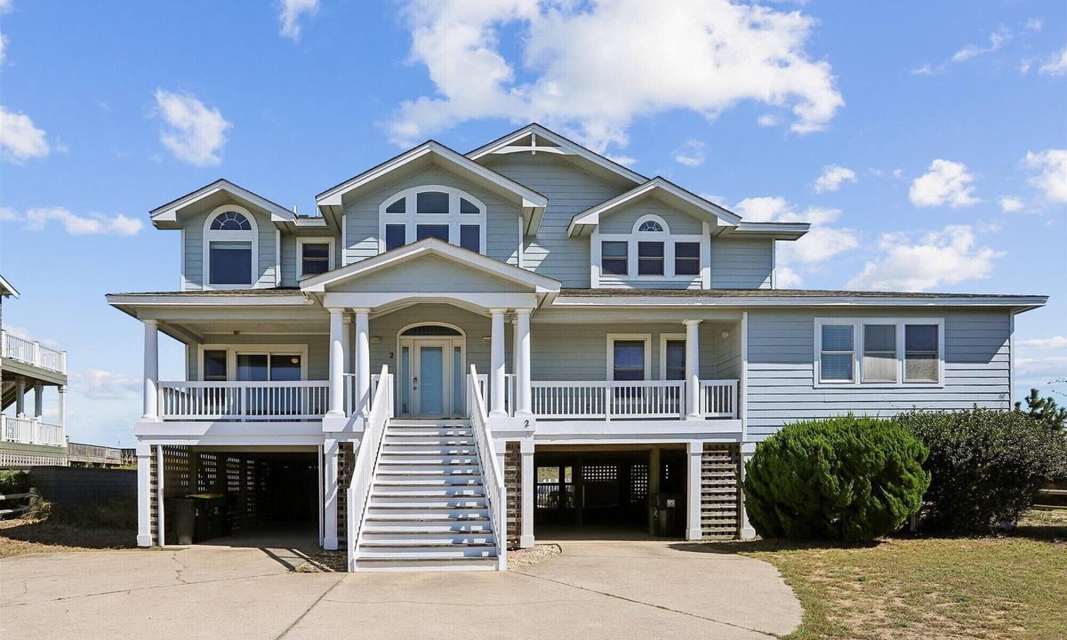 Southern Shores House | SS2-Oceanfront w/7 masters, private pool & hot tub, elevator & pool table
