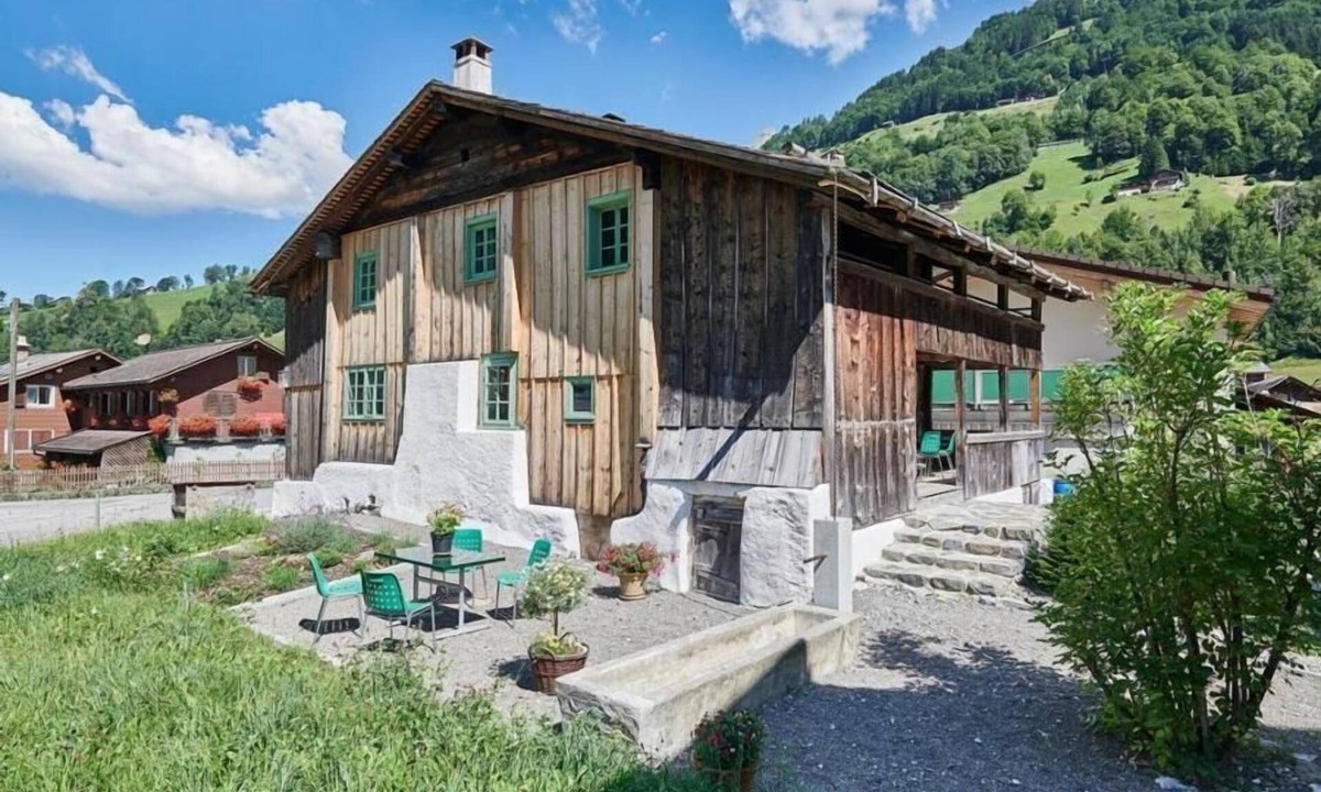 Unterschachen House | Stüssihofstatt, Vacation in architectural monument