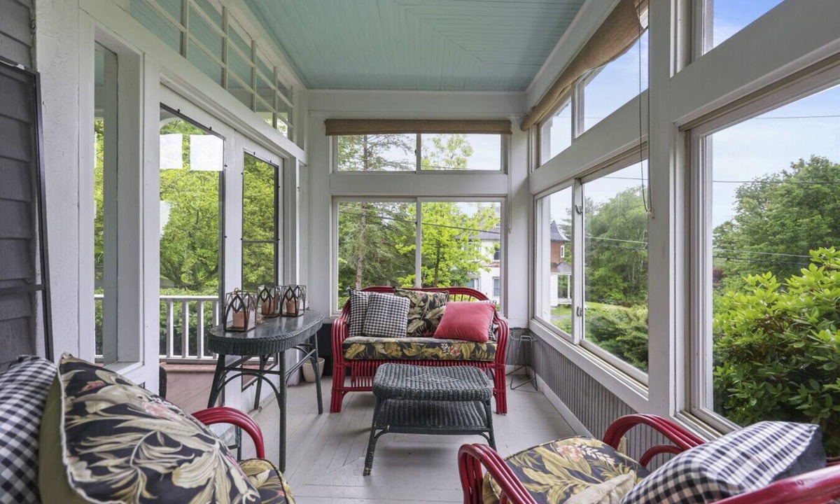 Lenox House | St Anne`s Manor | Walk to Downtown! Sleeps 8