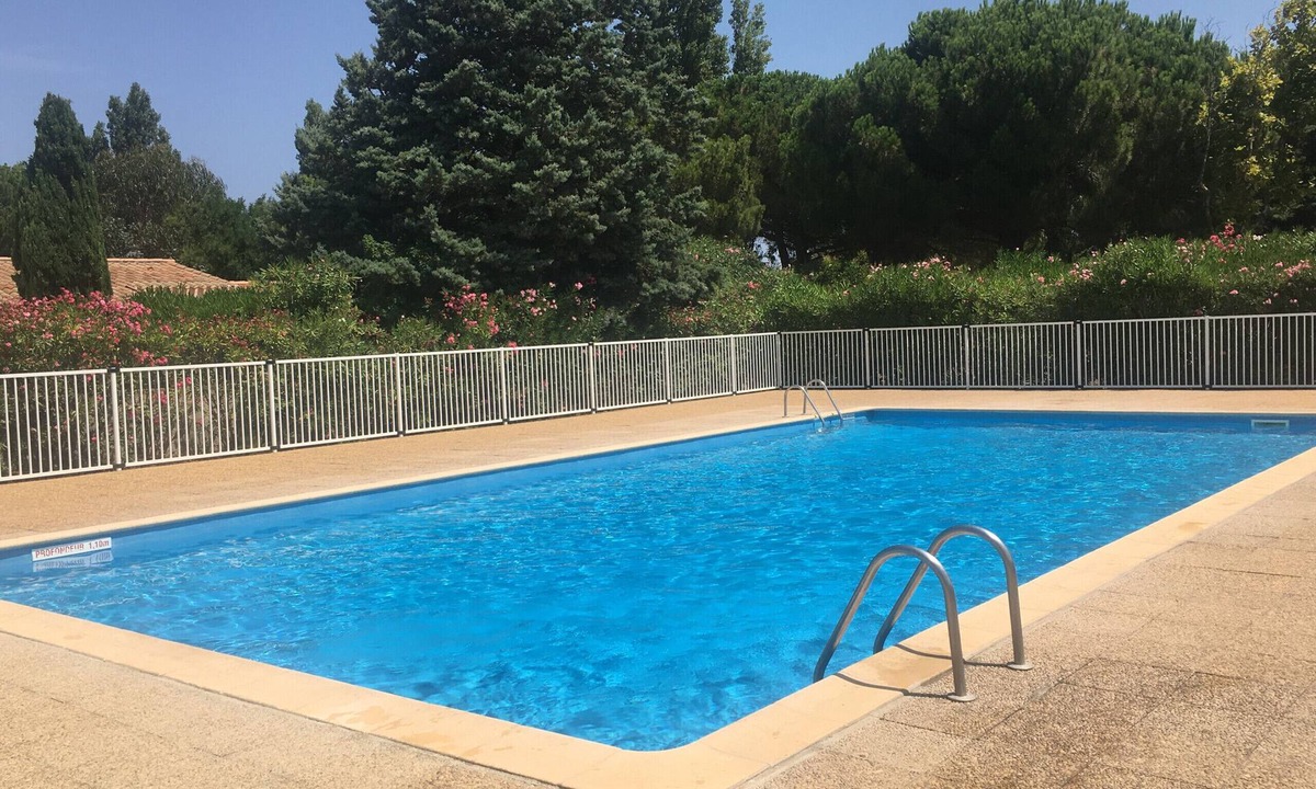 Saint-Cyprien Plage Ski Chalet | St Cyprien holiday home with swimming pool