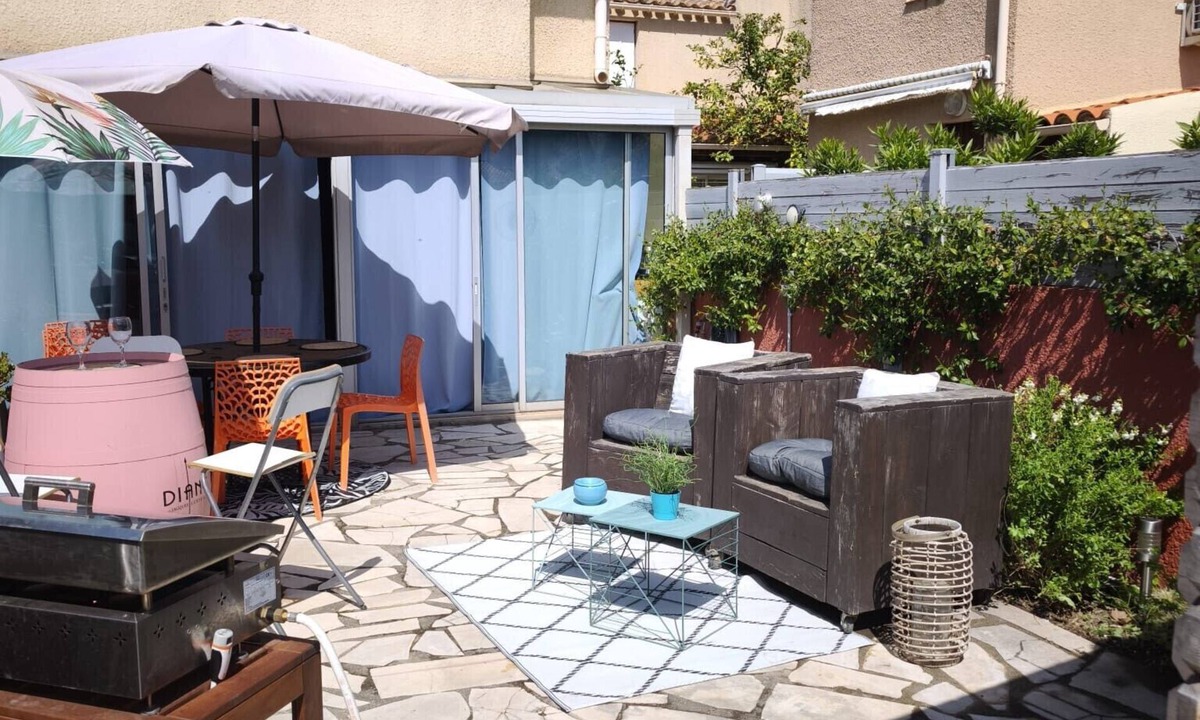 Saint-Cyprien Plage Ski Chalet | St Cyprien House near the port with large terrace