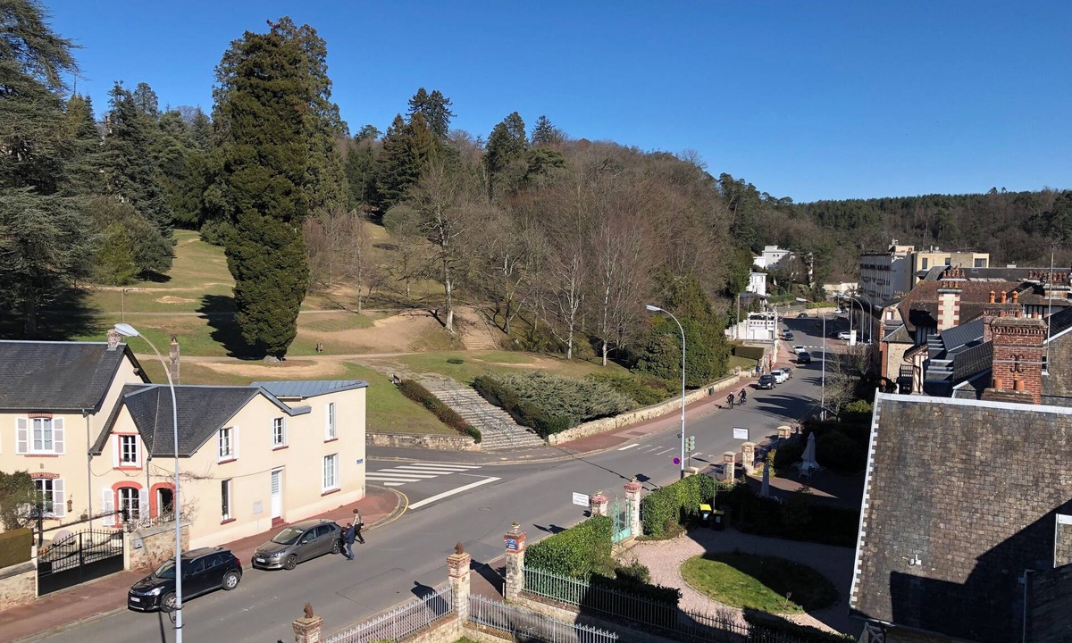 Bagnoles-de-l'Orne Apartment | Studio 29m2 650m from the thermal baths very bright with elevator, private parking