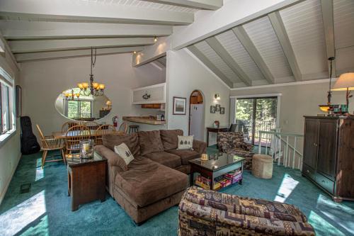 Lake Forest House | St Francis #18 By Hauserman Rentals