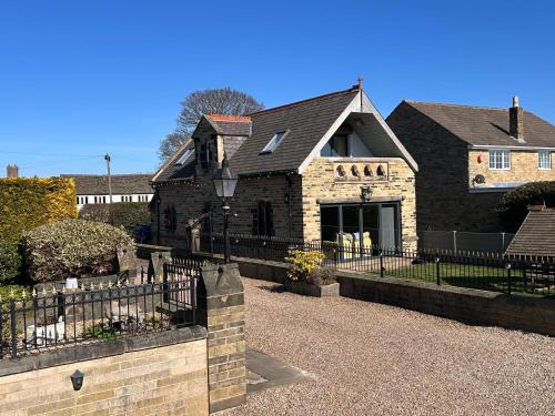 Rastrick House | St George’s Lodge