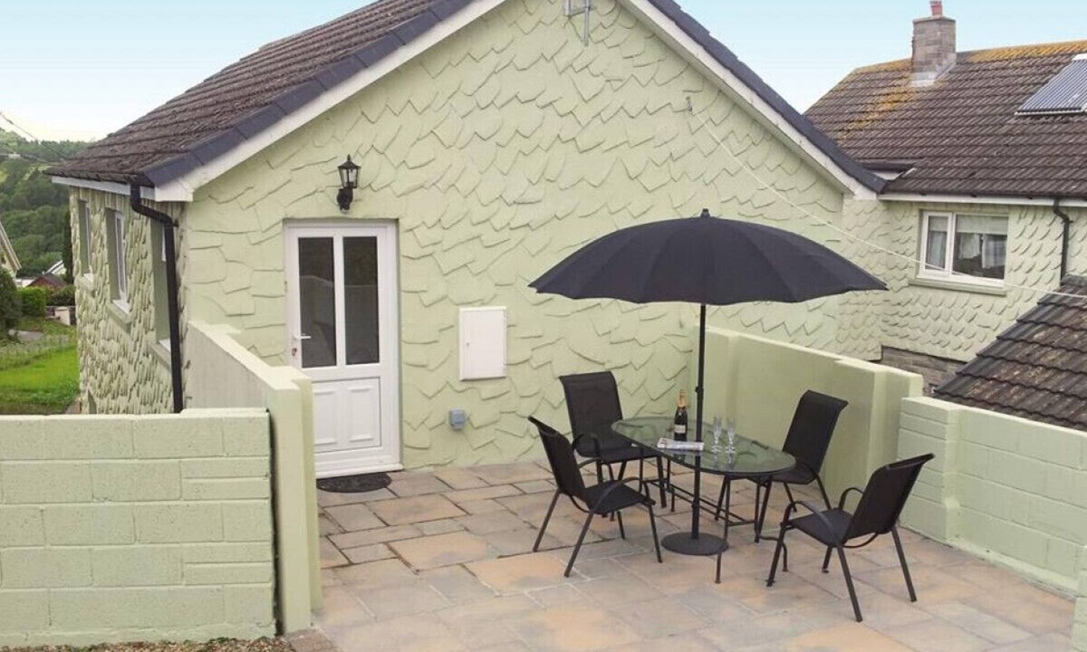 Wiseman's Bridge Apartment | St Helens Apartment 1