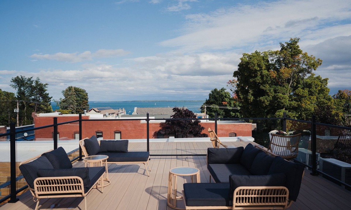 Bayfield Hotel | St. James Social