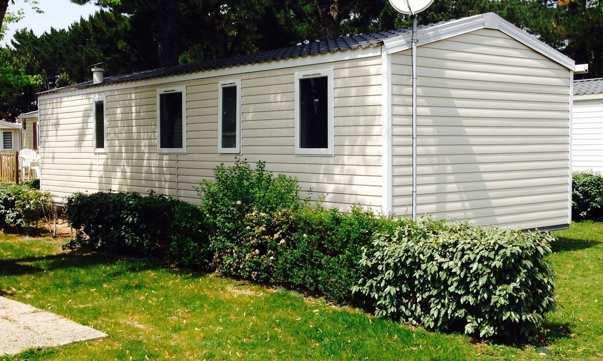 Saint-Jean-de-Monts House | ST-JEAN DE MONTS, RECENT MOBILE HOME, 3 BED, 2 BATHROOM, 6/8 PERS 4 * SELLING CAMPSITE