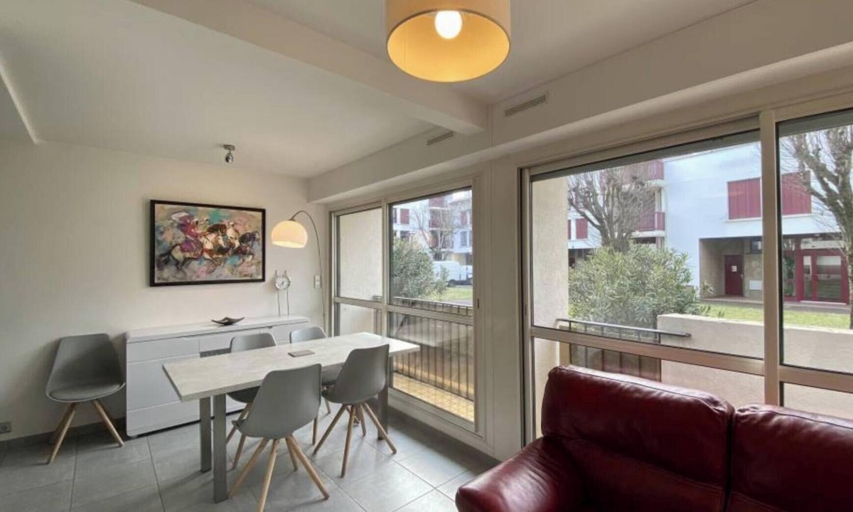 Saint-Jean-de-Luz Apartment | ST JEAN DE LUZ BEL F3 10 MINUTES WALK FROM THE PORT/TOWN CENTER/BEACH/STATION. WIRELESS