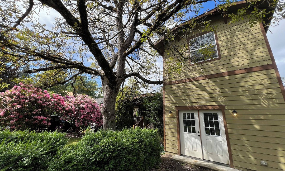 St. Johns Bed & Breakfast | St. John’s/cathedral park getaway