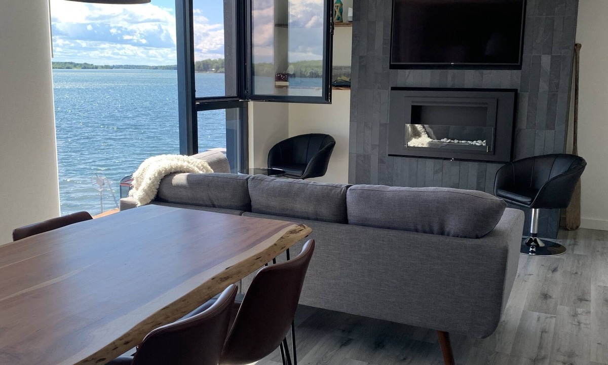 Martintown Apartment | St. Lawrence River Retreat
