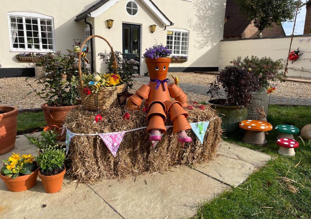 Blandford Saint Mary Bed & Breakfast | St Leonards Farmhouse