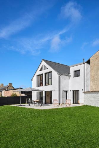 Pleurtuit Villa | St Malo à 15 Min et 10 Min de Dinard