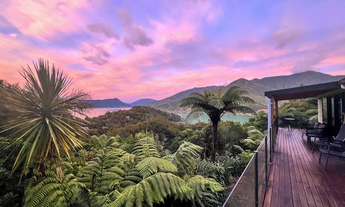 Saint Omer House | St Omer Hideaway: Love At First Sight