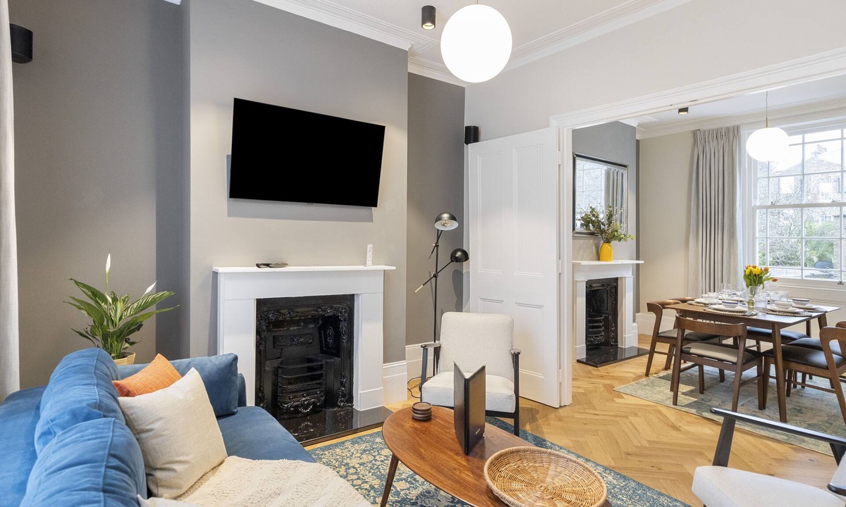 Canonbury House | St Paul's Lodge