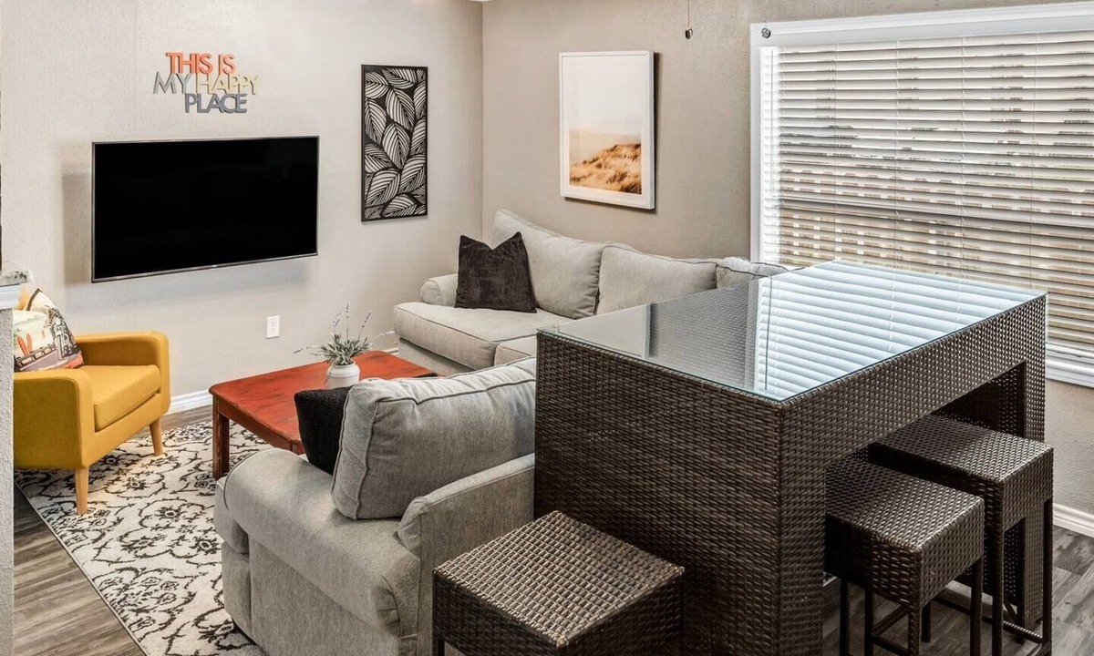 College Station Apartment | St Simons: 3 Bedroom, Walk to A&M, King Beds