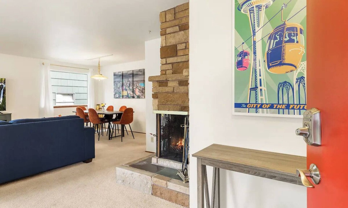 White Center House | ST28: 60's Seattle Retro