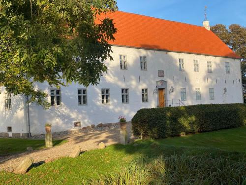Hojslev House | Staarup Hovedgaard