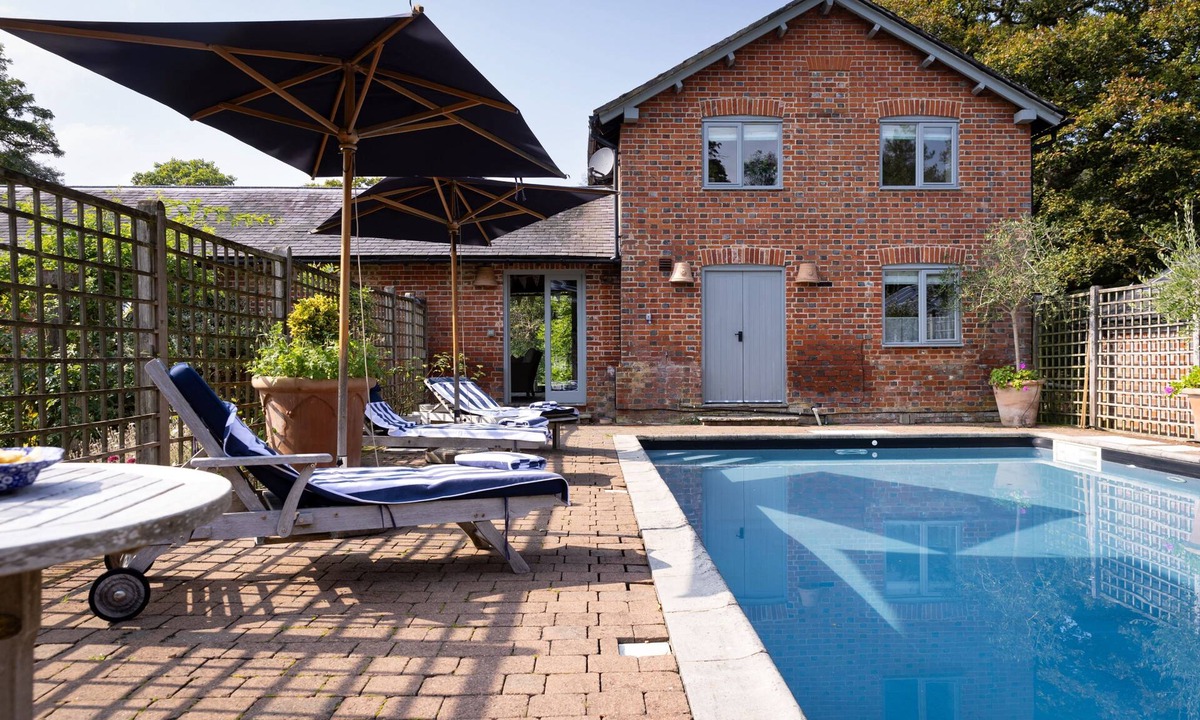 Sutton Cottage | Stable Cottage - a super cottage sleeping 2 guests