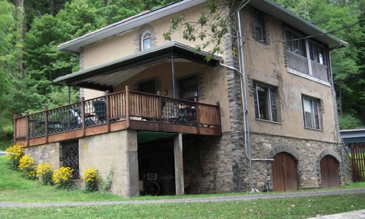 Milford House | Stable House at Grey Towers, 1.5 hours from NYC. Milford, Pa.