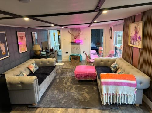 Hertford House | Stables 2bed farm stay private firepit bbq