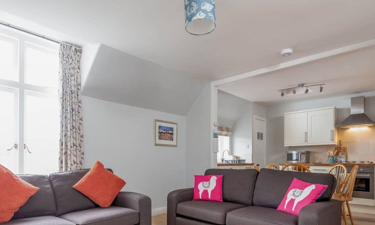 Earlsferry Ski Chalet | Stables Loft | Elie