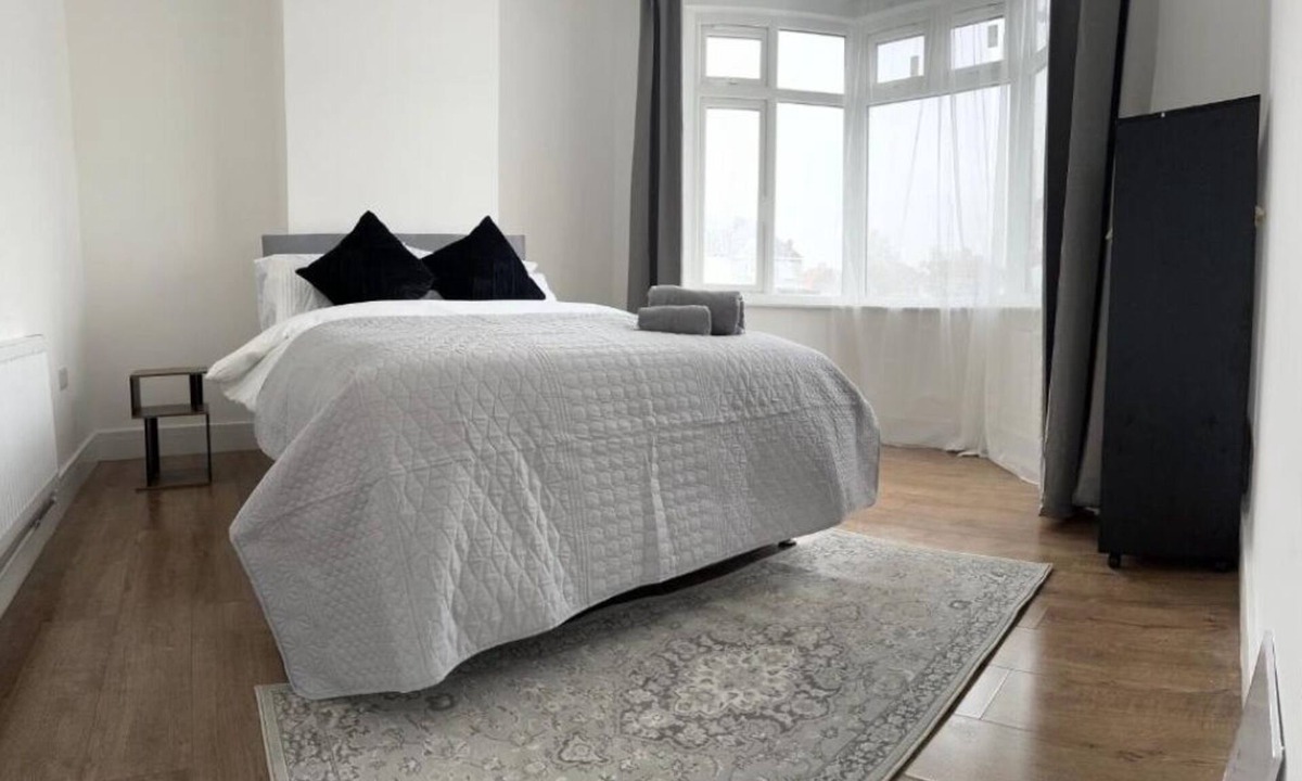 Brent House | Stadium homen