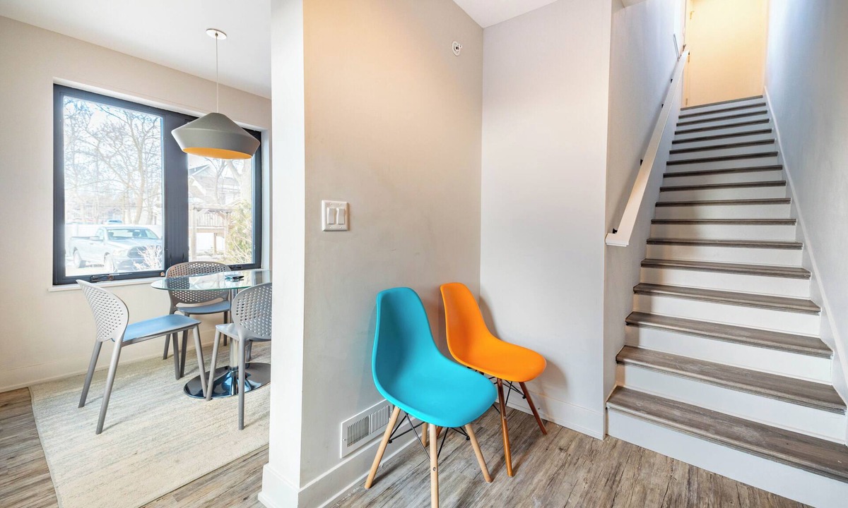 Burns Park Condo | Stadium Suites | Private 3BR Residence