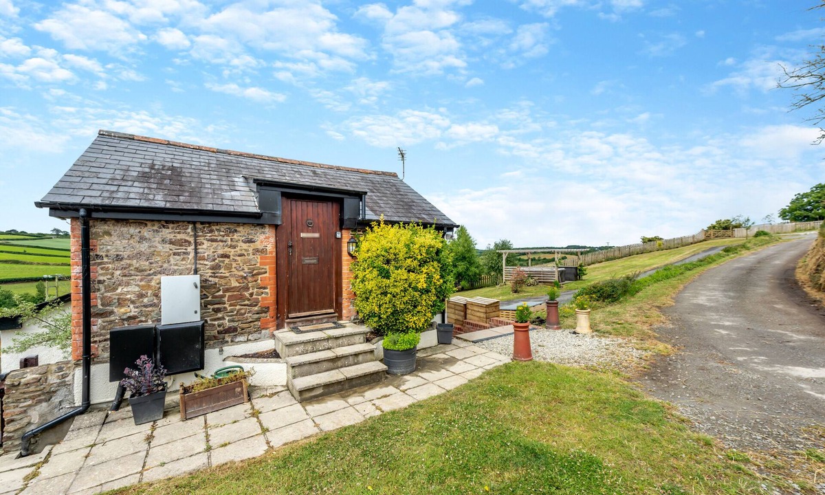 Littleham House | Stag Cottage at West Ashridge