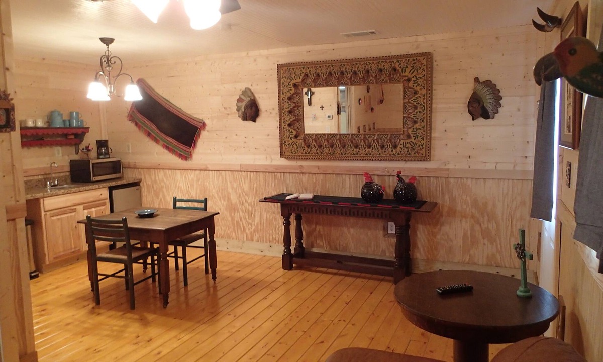 Fayetteville Cabin | Stagecoach Cabins